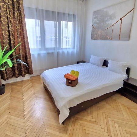 Global Downtown Apartments - Universitate - Calea Victoriei Bucarest Exterior foto