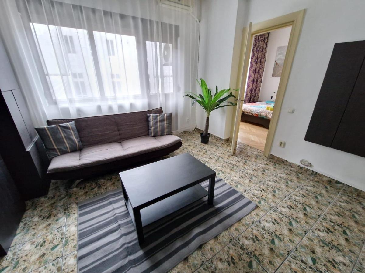 Global Downtown Apartments - Universitate - Calea Victoriei Bucarest Exterior foto